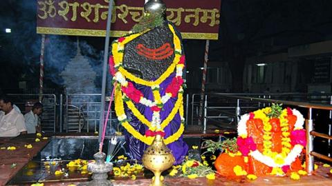 shanidev-temple-shignapur.jpg